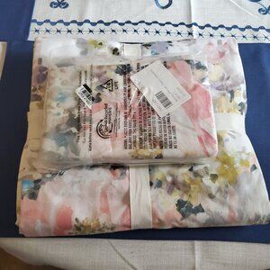 Pottery Barn Kinsley Duvet and Shams, Full/Queen, FREE Sheet Set